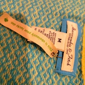 Abercrombie & Fitch Size Med Sweater